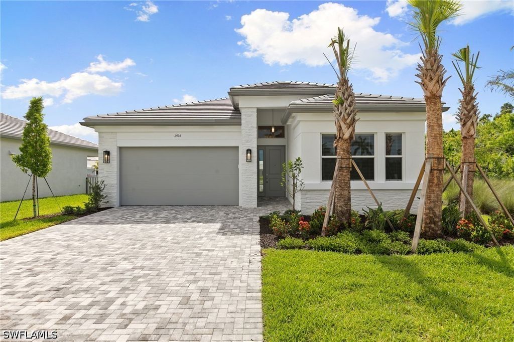 2924 Bloomfield Way, Naples