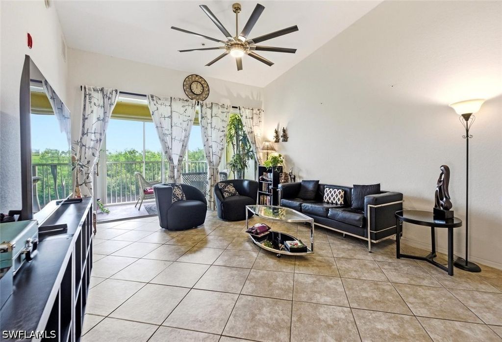 6828 Sterling Greens Pl 4405, Naples