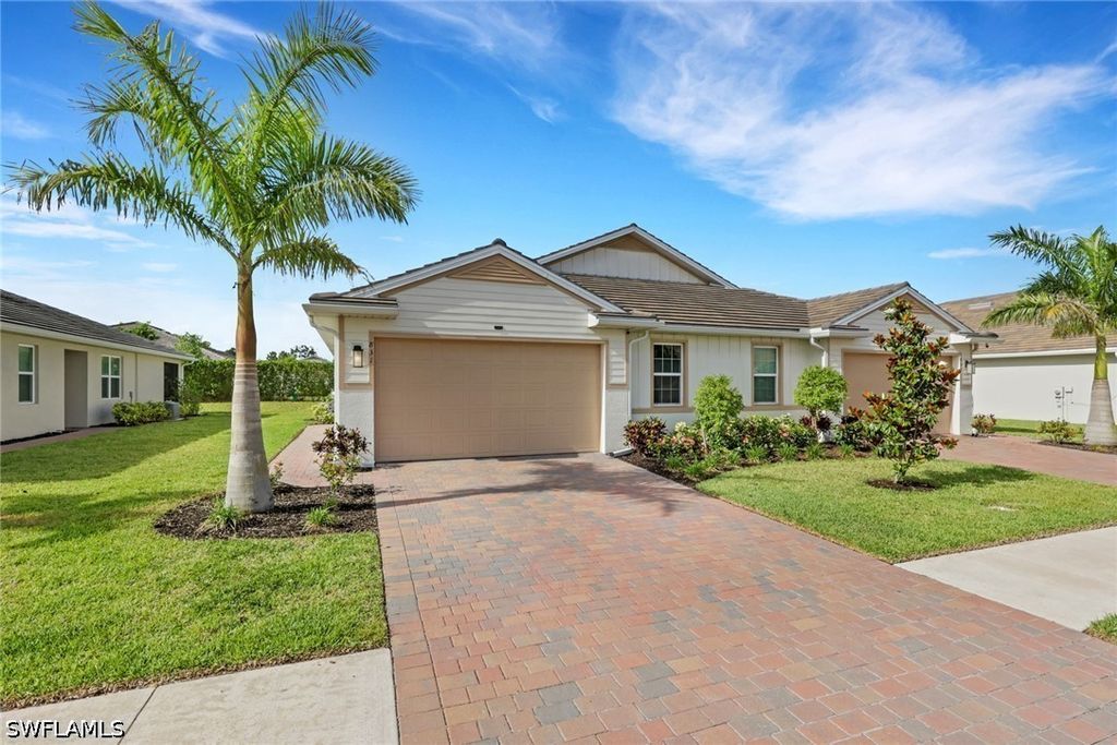 831 Enbrook Loop, NAPLES