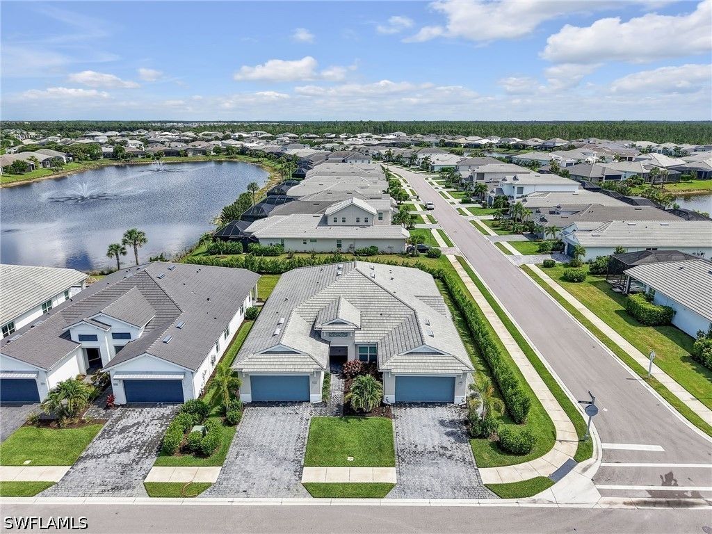 9225 Cayman Dr, NAPLES
