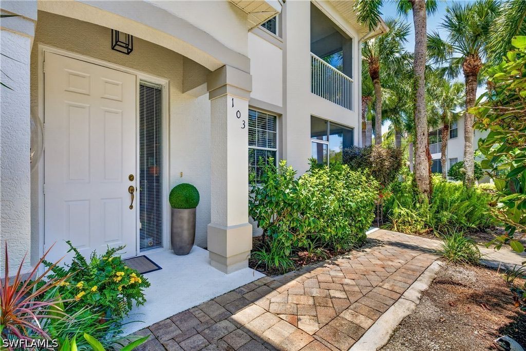 5035 Yacht Harbor Dr 103, Naples