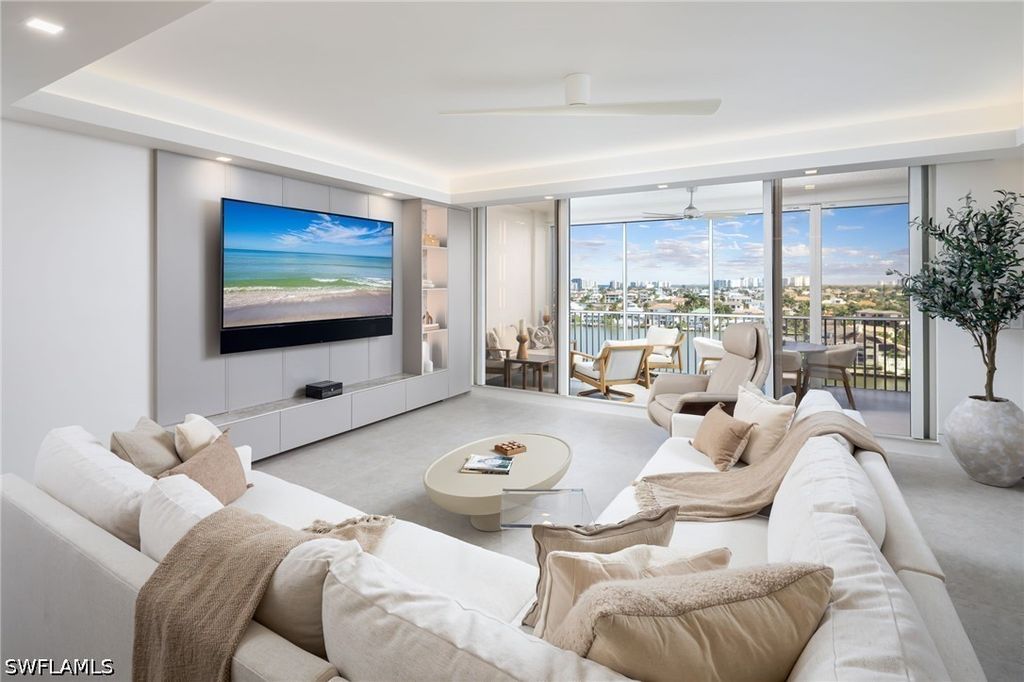 410 Flagship Dr 903, Naples