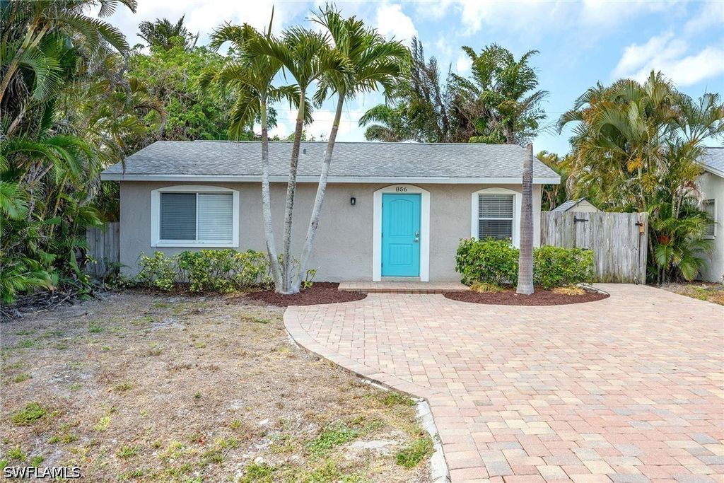856 104th Ave N, Naples