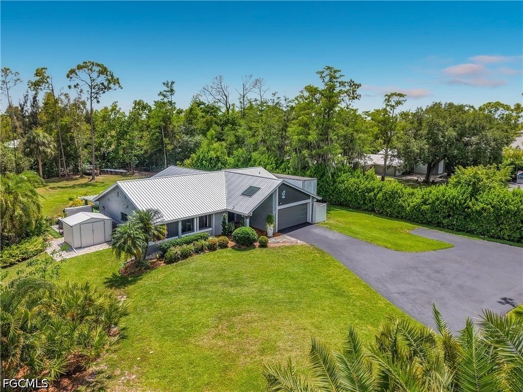 6284 Scott Ln, Fort Myers