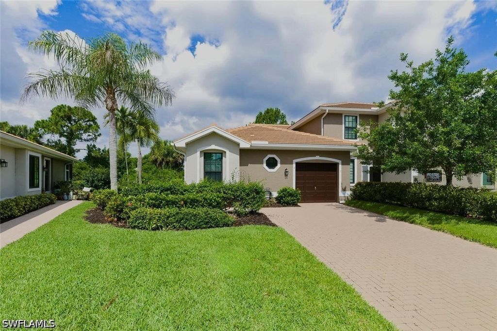 7685 Meadow Lakes Dr 1301, NAPLES