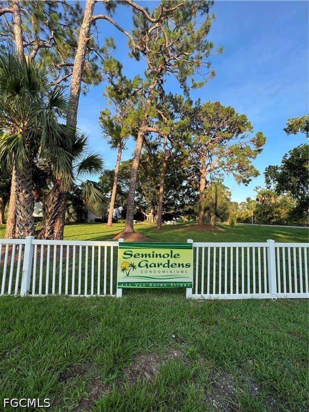 431 Van Buren St C7, FORT MYERS