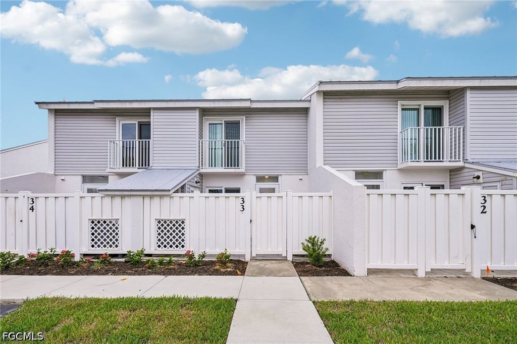 18010 San Carlos Blvd 33, FORT MYERS BEACH