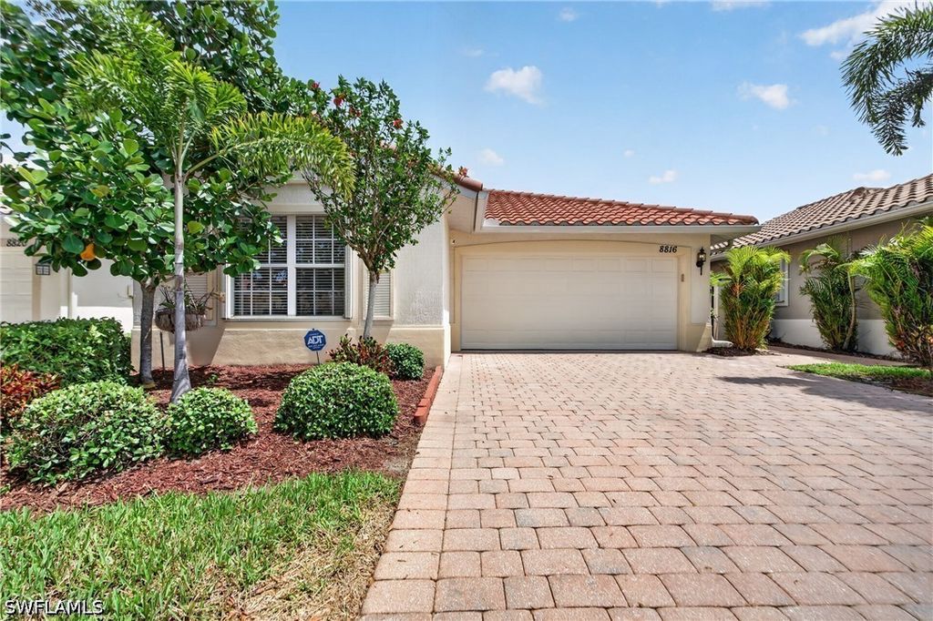 8816 Cascades Isle Blvd, Estero