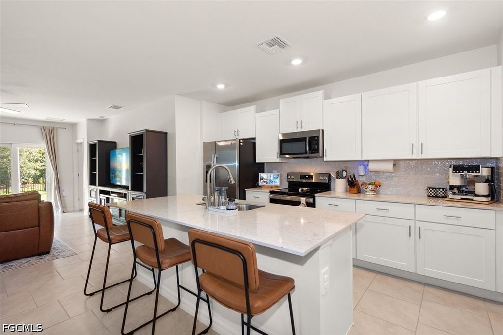 7149 Ponderosa Pine Dr, FORT MYERS