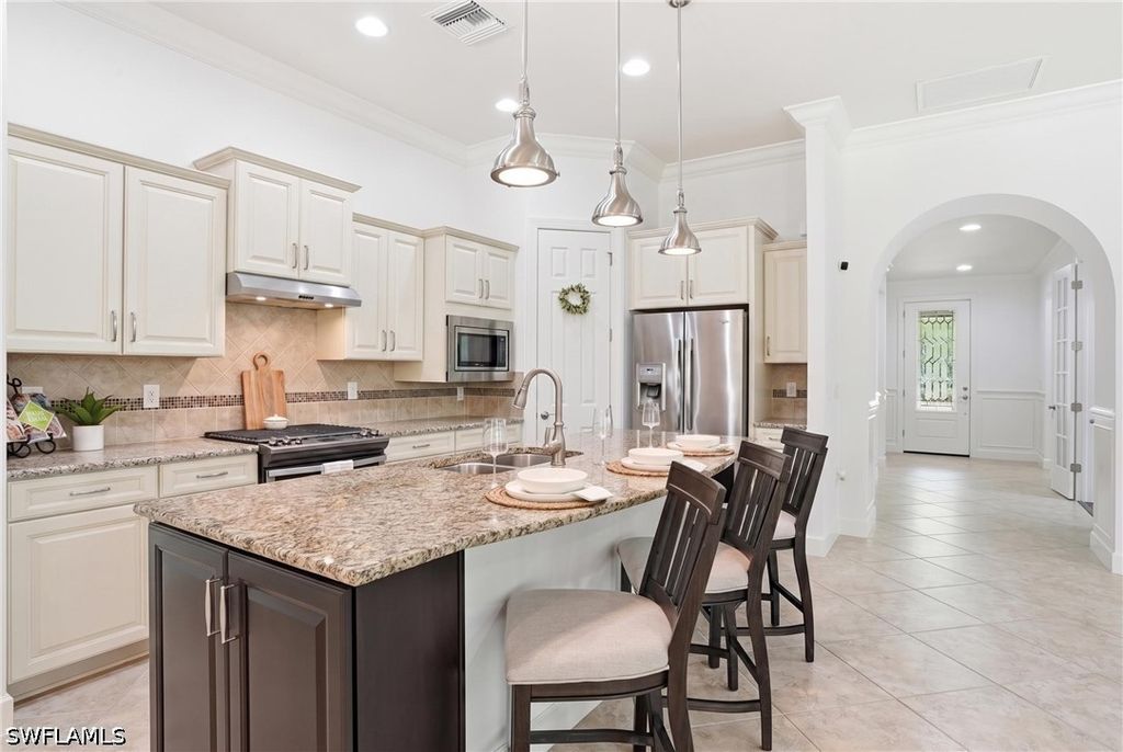 9436 Whooping Crane Way, NAPLES