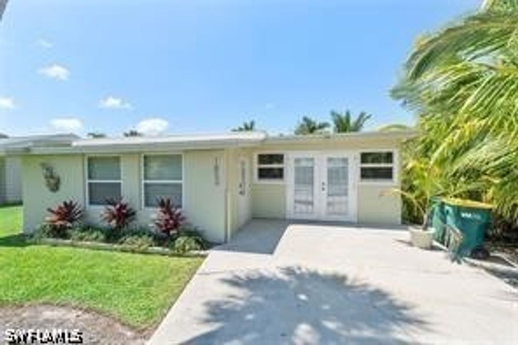 1854 Danford St, Naples