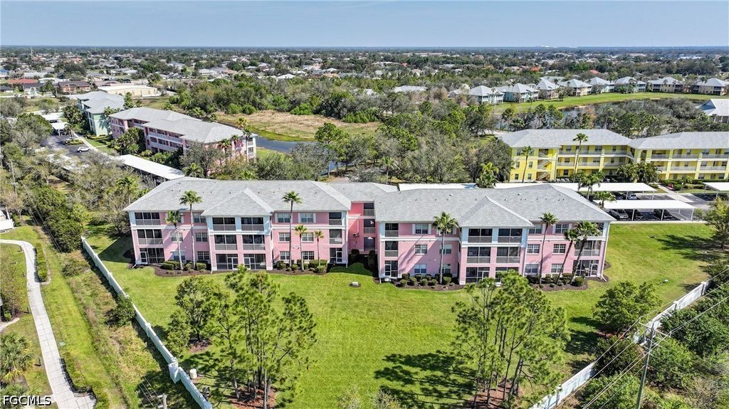 2061 Willow Hammock Cir 105, Punta Gorda