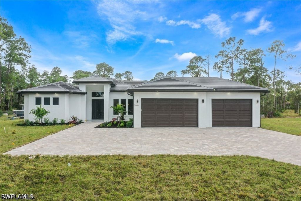 2806 Golden Gate Blvd W, NAPLES