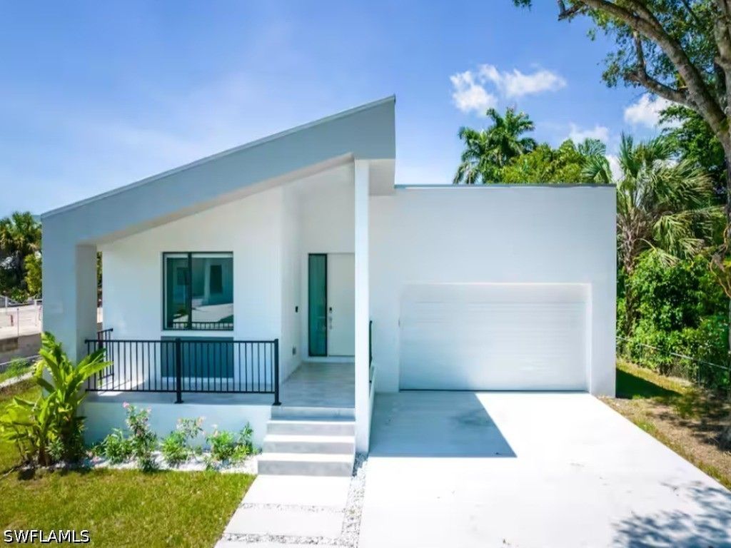 3015 Karen Dr, Naples