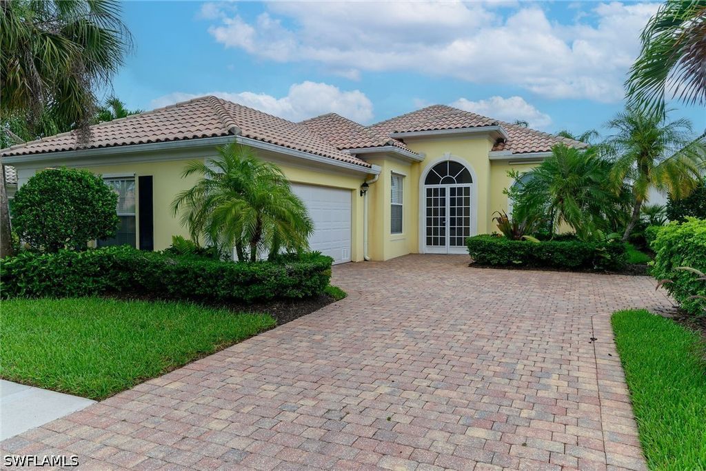 7935 Valentina Ct, Naples