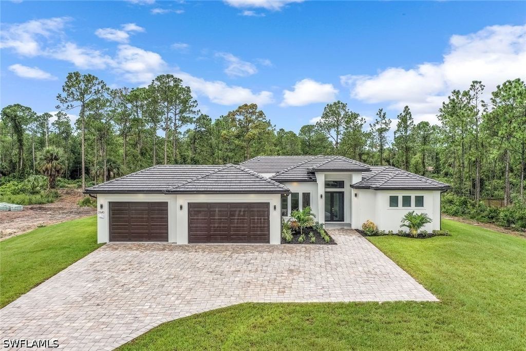 2840 Golden Gate Blvd W, NAPLES