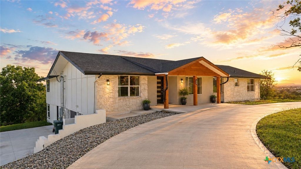 6715 E Queens Crown Street, San Antonio