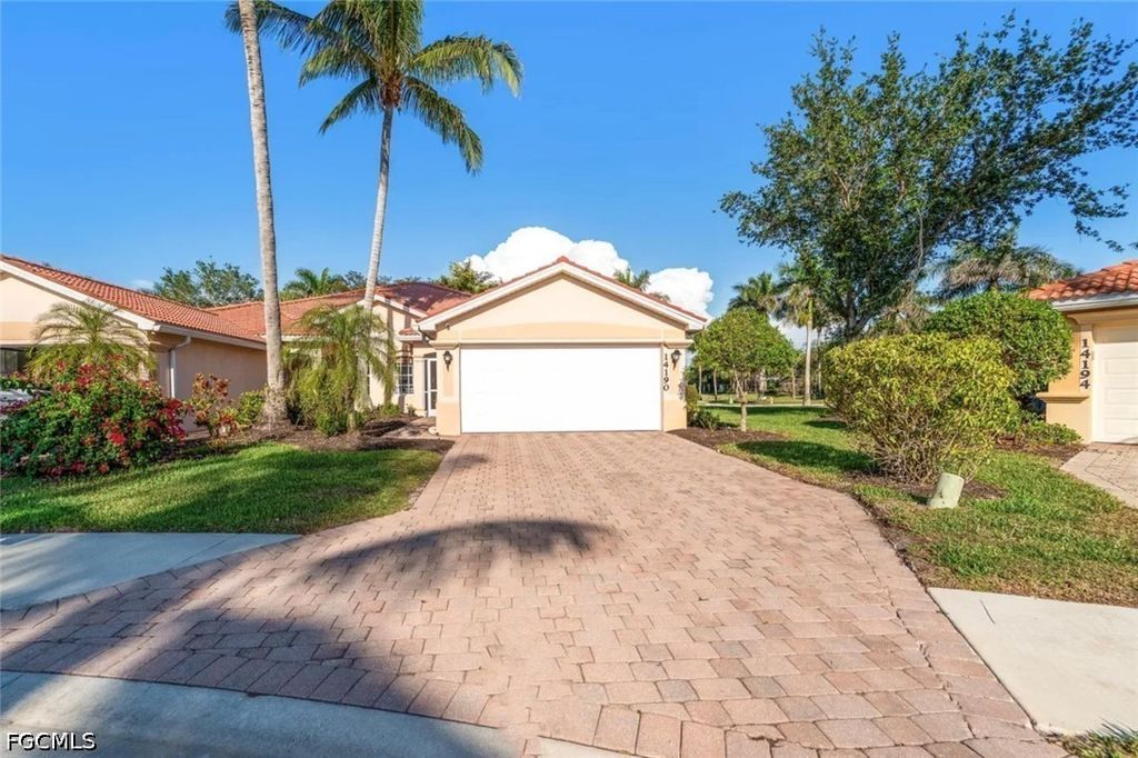 14190 Fall Creek Ct, NAPLES