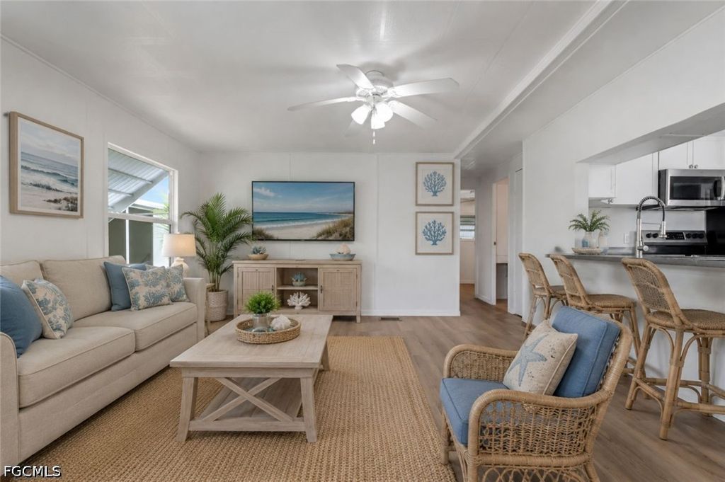 243 Tangerine Dr, FORT MYERS
