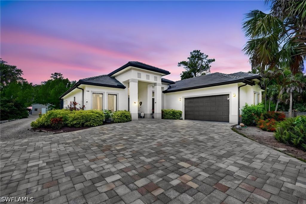 163 19th St Nw, Naples