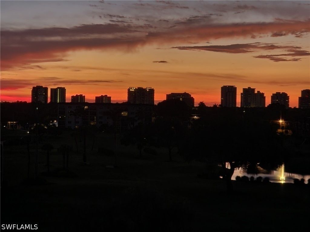37 High Point Cir E 602, Naples