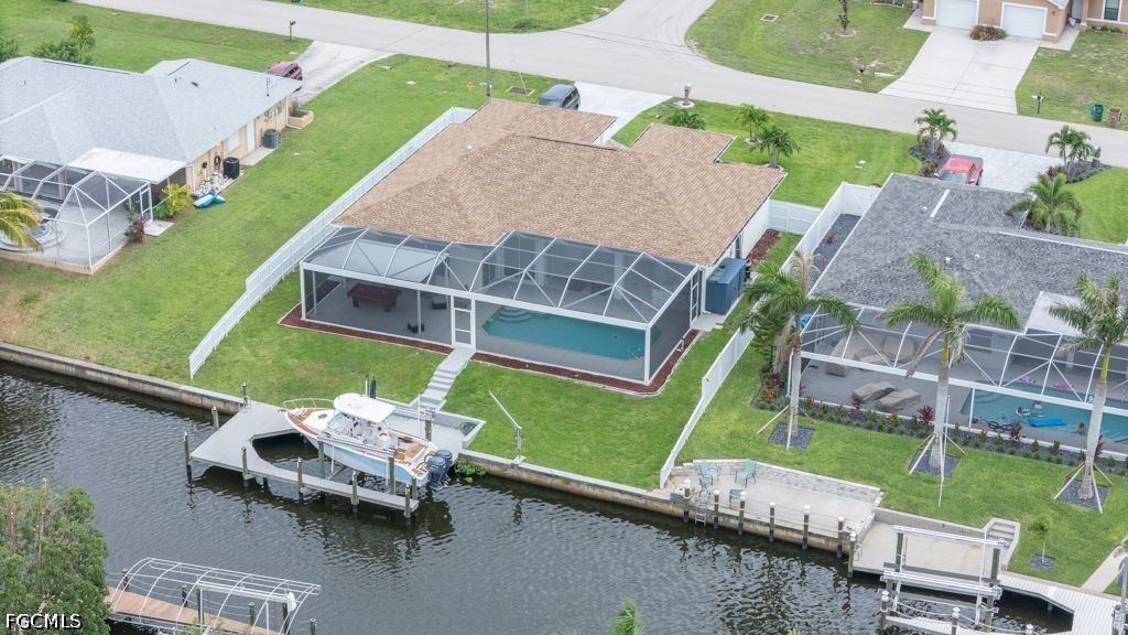 946 Se 23rd Pl, CAPE CORAL