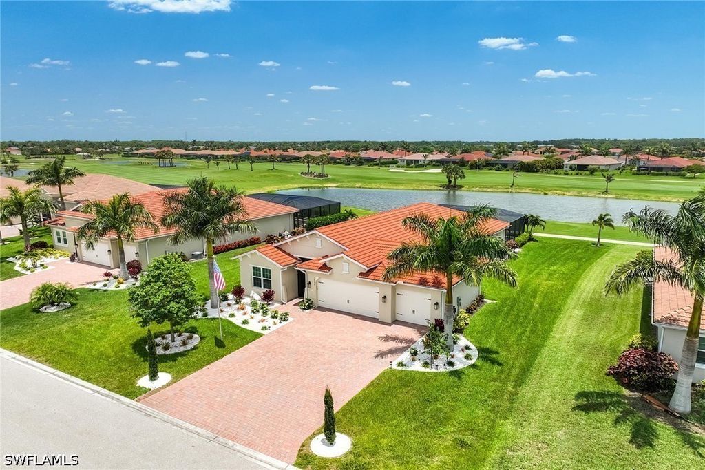 18699 Ensenada Dr, Naples