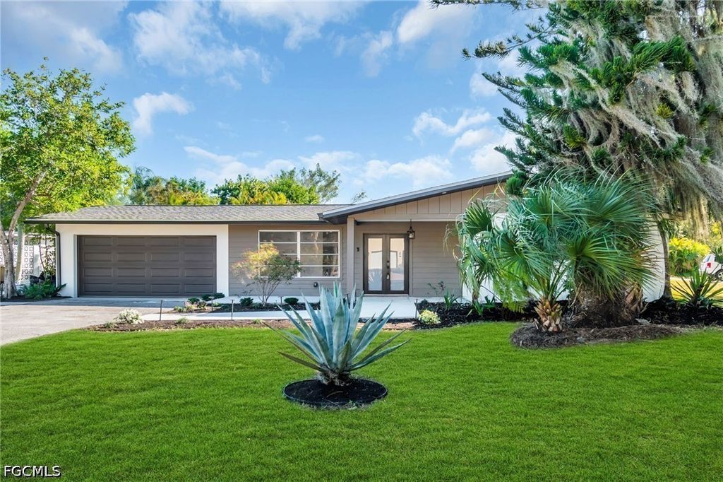2114 Davis Blvd, FORT MYERS