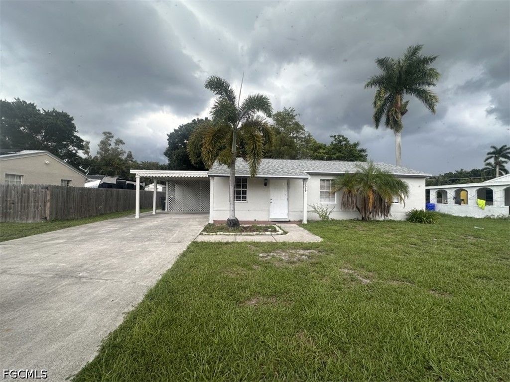 1665 Moreno Ave, FORT MYERS