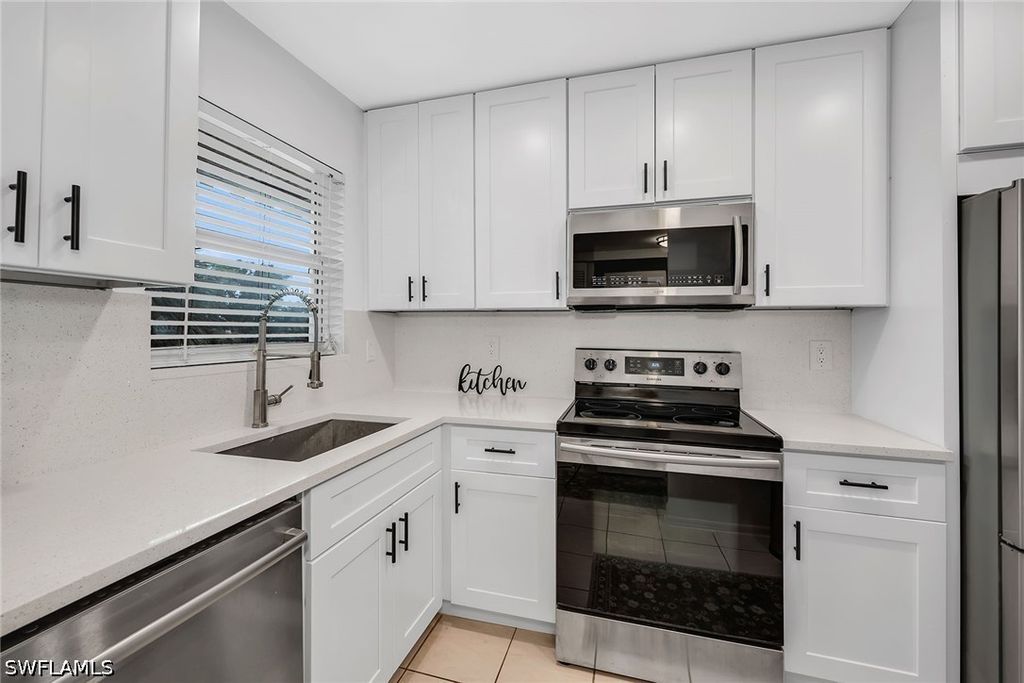499 Forest Lakes Blvd 312, Naples