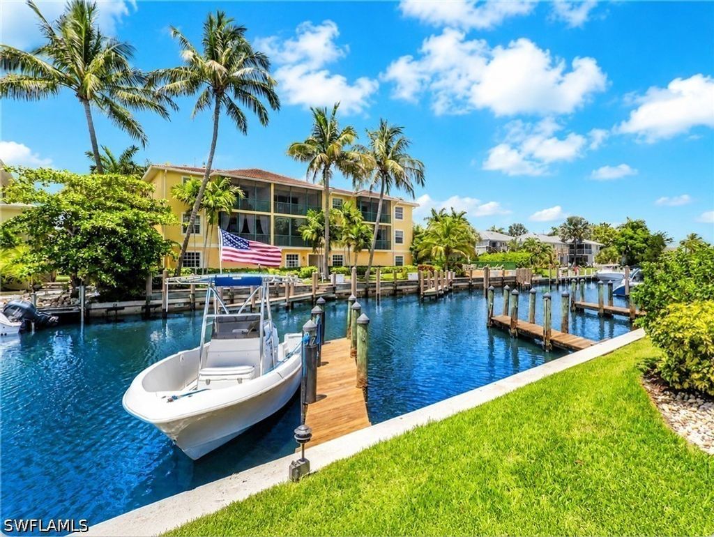 1533 Chesapeake Ave A5, Naples