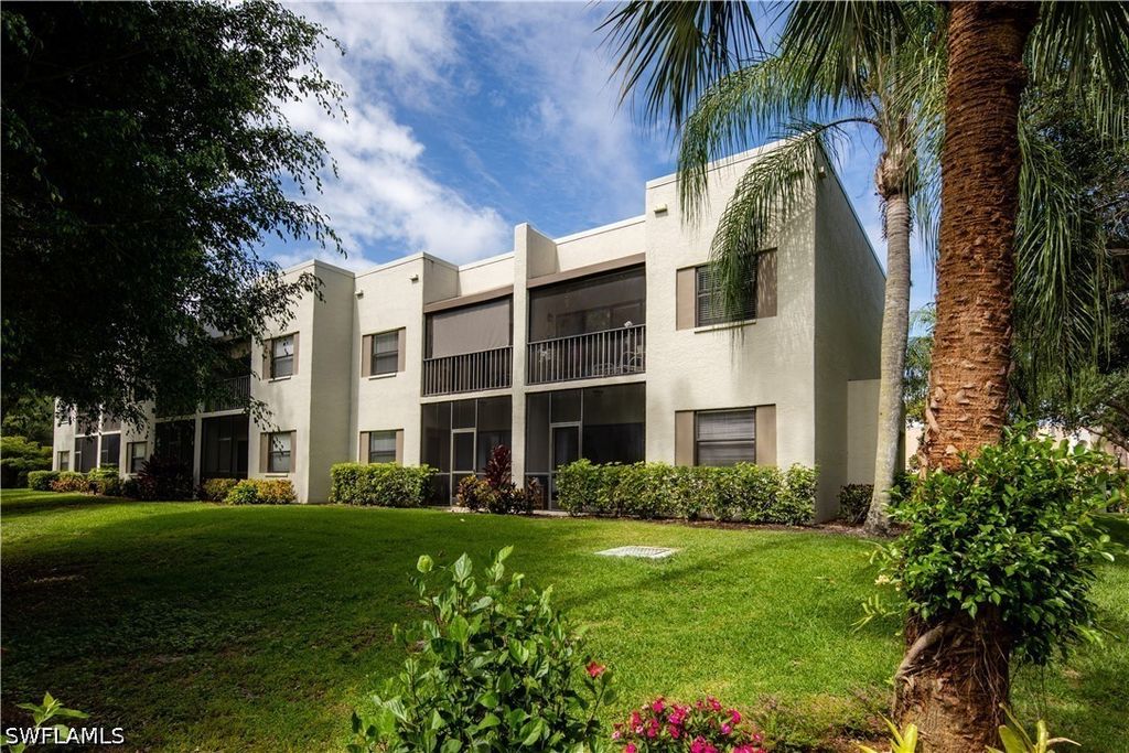 3323 Olympic Dr 711, Naples