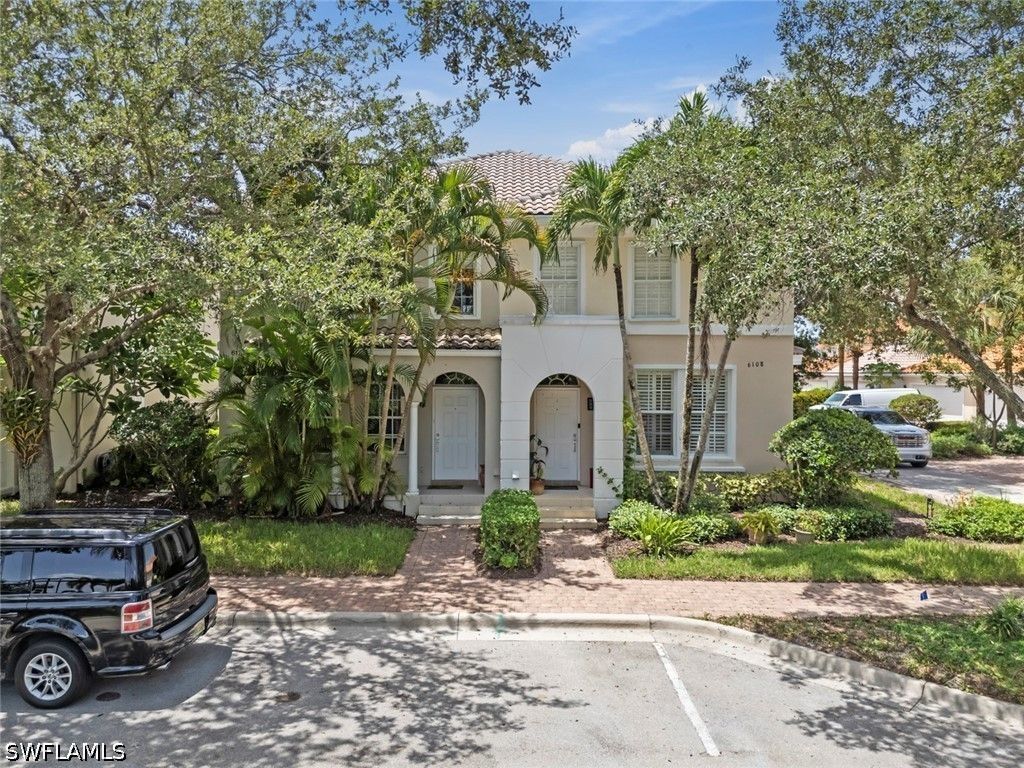 6112 Towncenter Cir, Naples