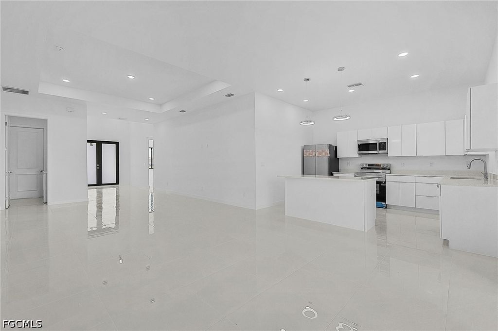 231 Nw 27th Ave, CAPE CORAL