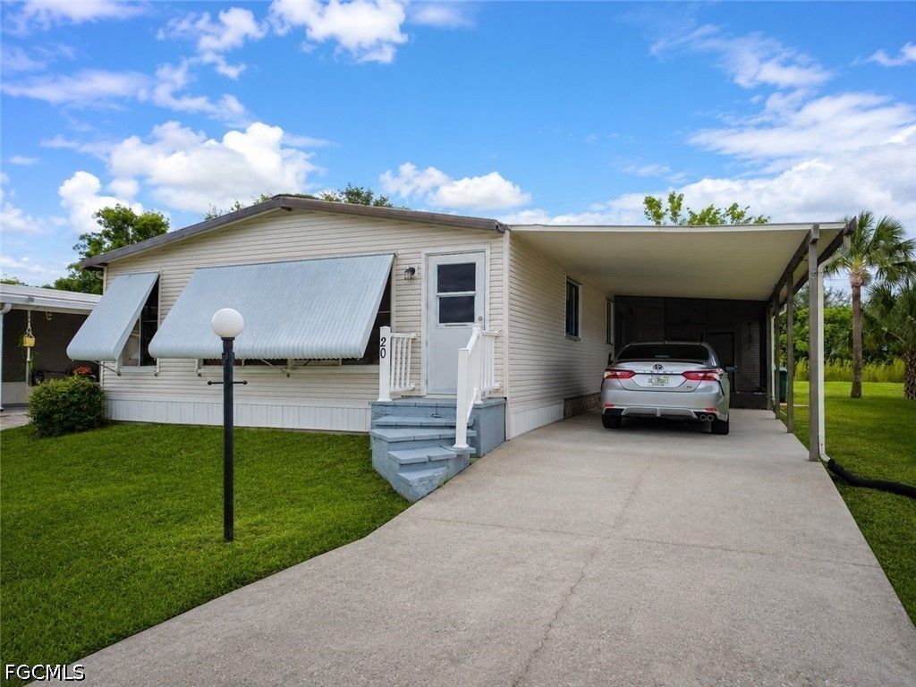20 Grosbeak Ln 20, NAPLES