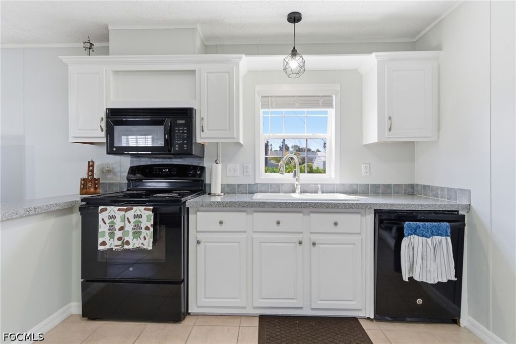 5558 Palm Beach Blvd 105, FORT MYERS