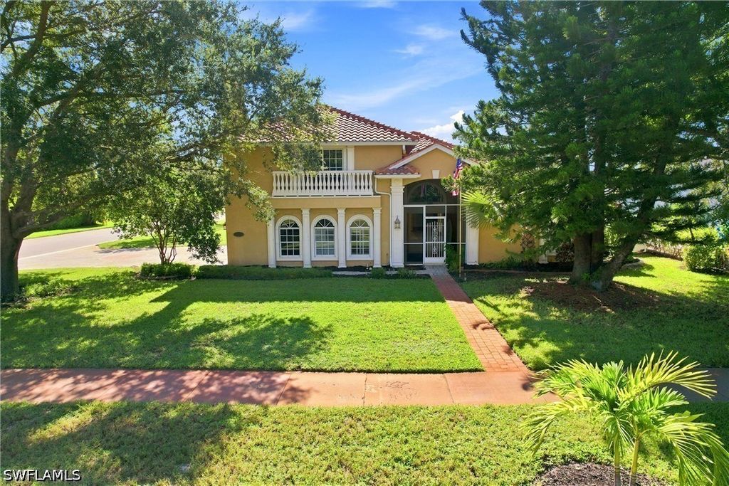 2312 Kings Lake Blvd, Naples