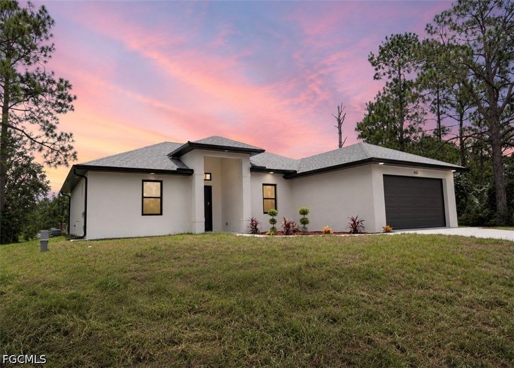 605 E 14th St, Lehigh Acres