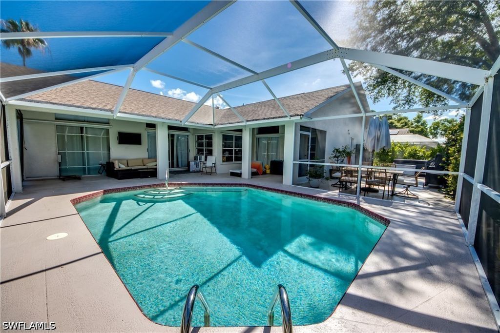 9910 Laketree Ct, Fort Myers