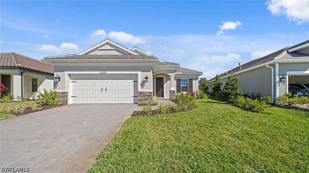 2968 Heritage Pines Dr, Fort Myers