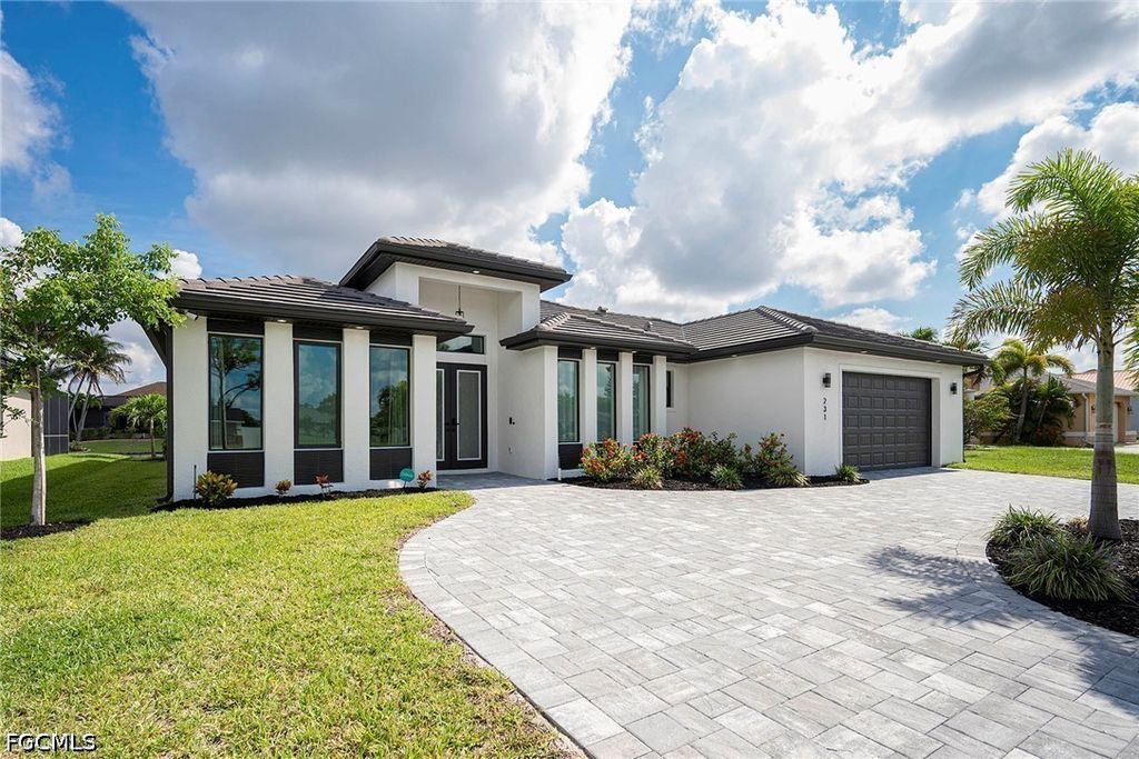 231 Gleason Pkwy, Cape Coral