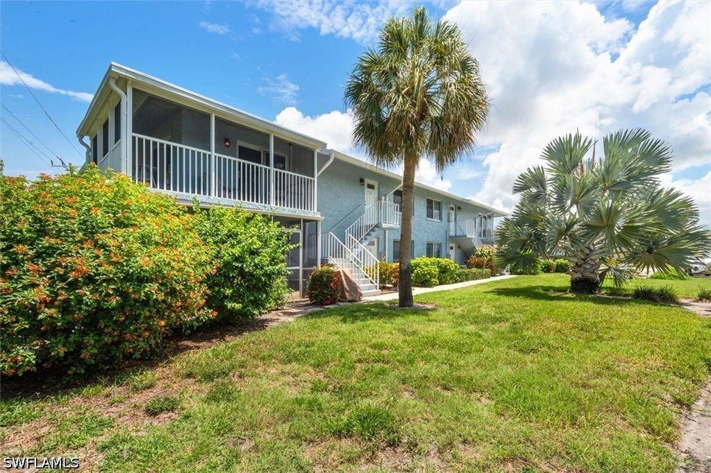 200 Palm Dr 4, Naples