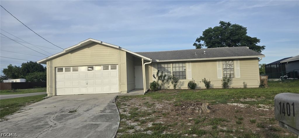 1401 Yvonne Ave S, LEHIGH ACRES