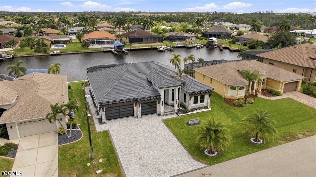 2517 Sw 38th St, CAPE CORAL
