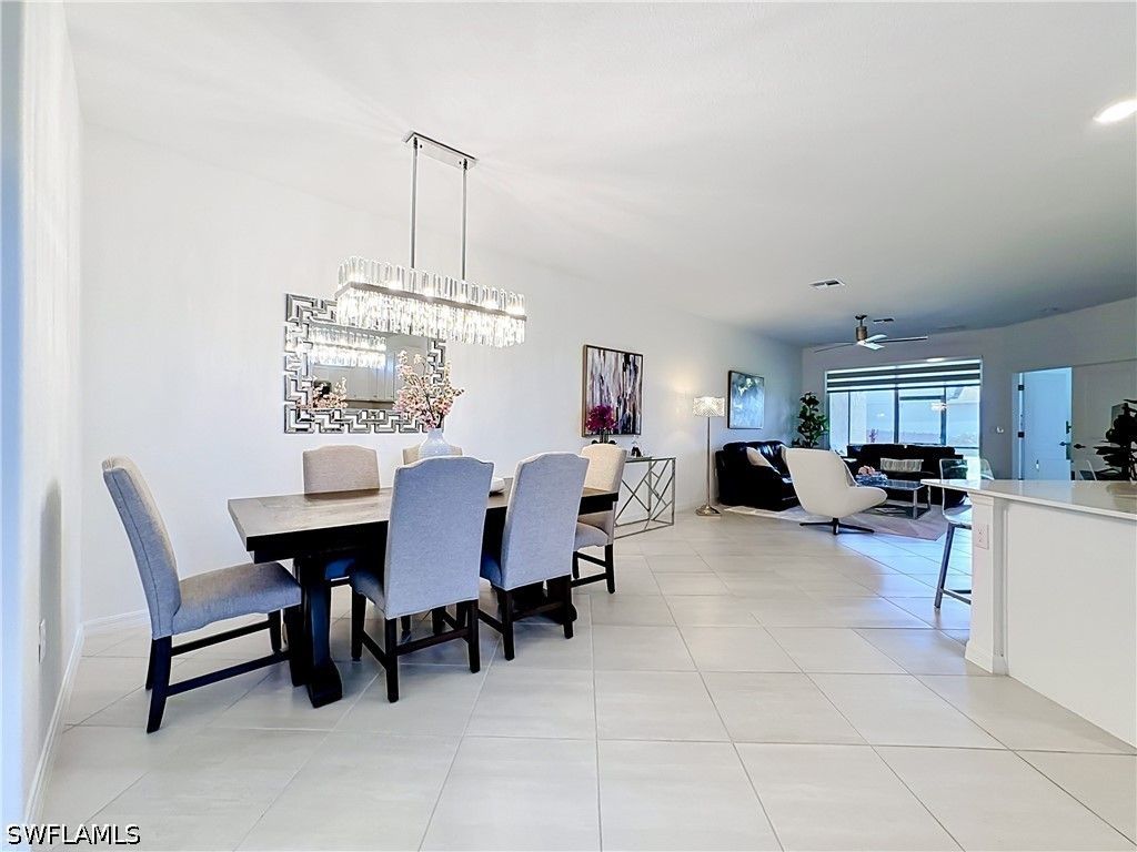 2558 Vine Ave, Naples