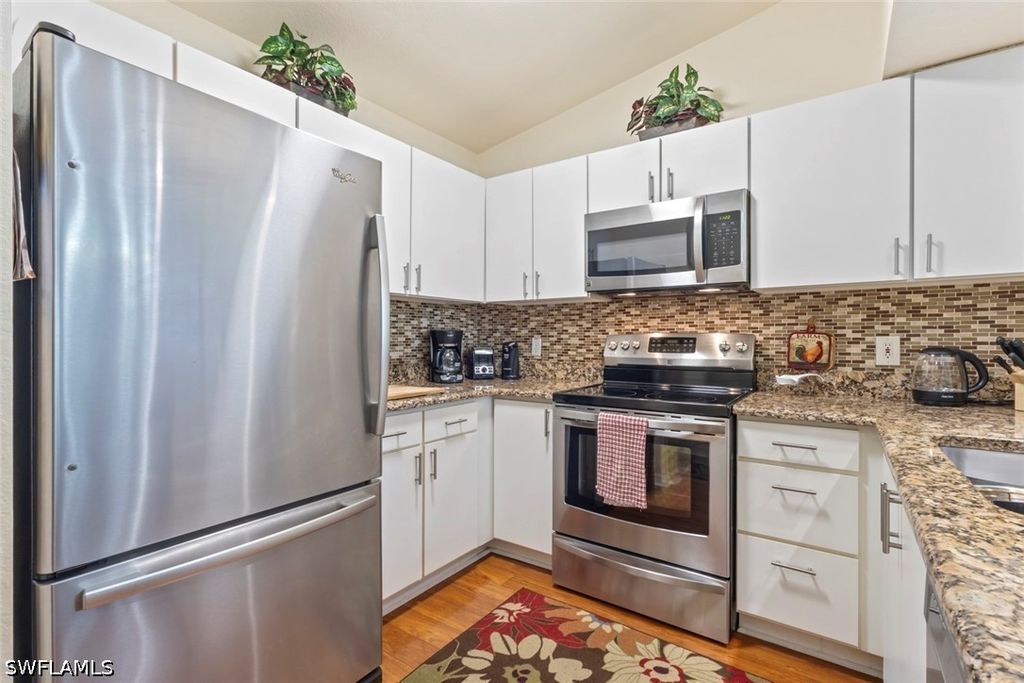 8288 Key Royal Ln 1435, Naples