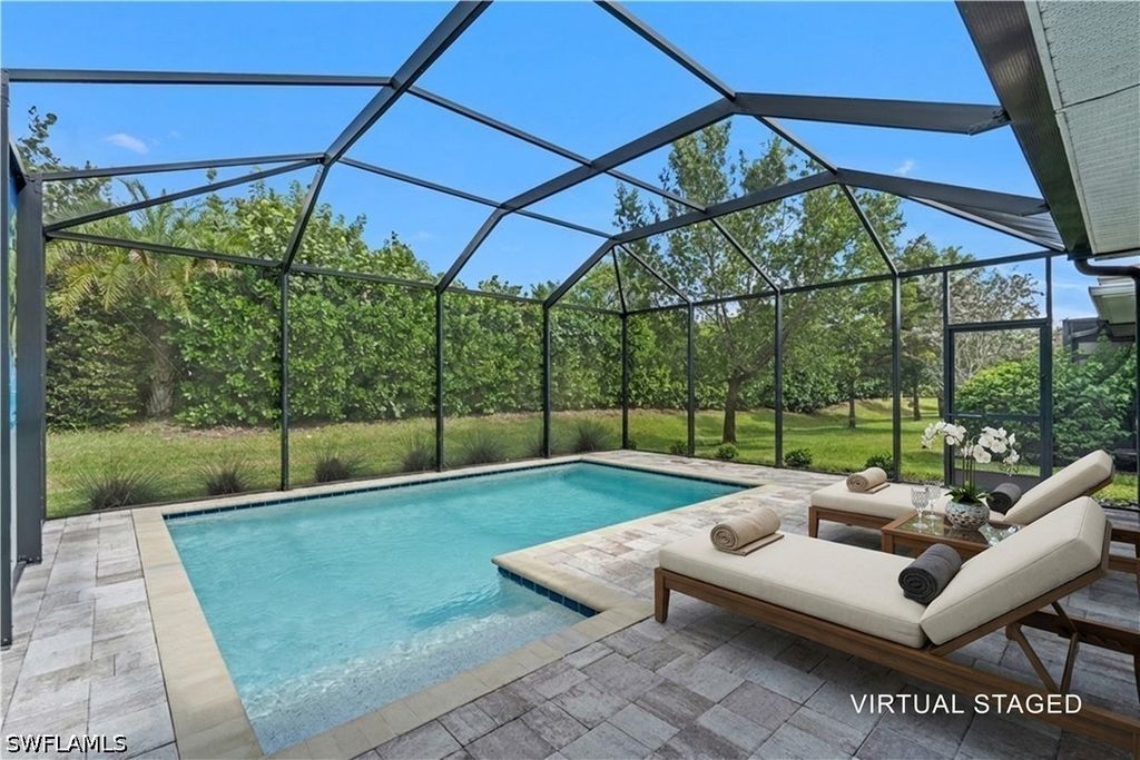 14695 Edgewater Cir, Naples
