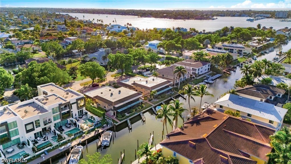 1521 Chesapeake Ave B2, Naples