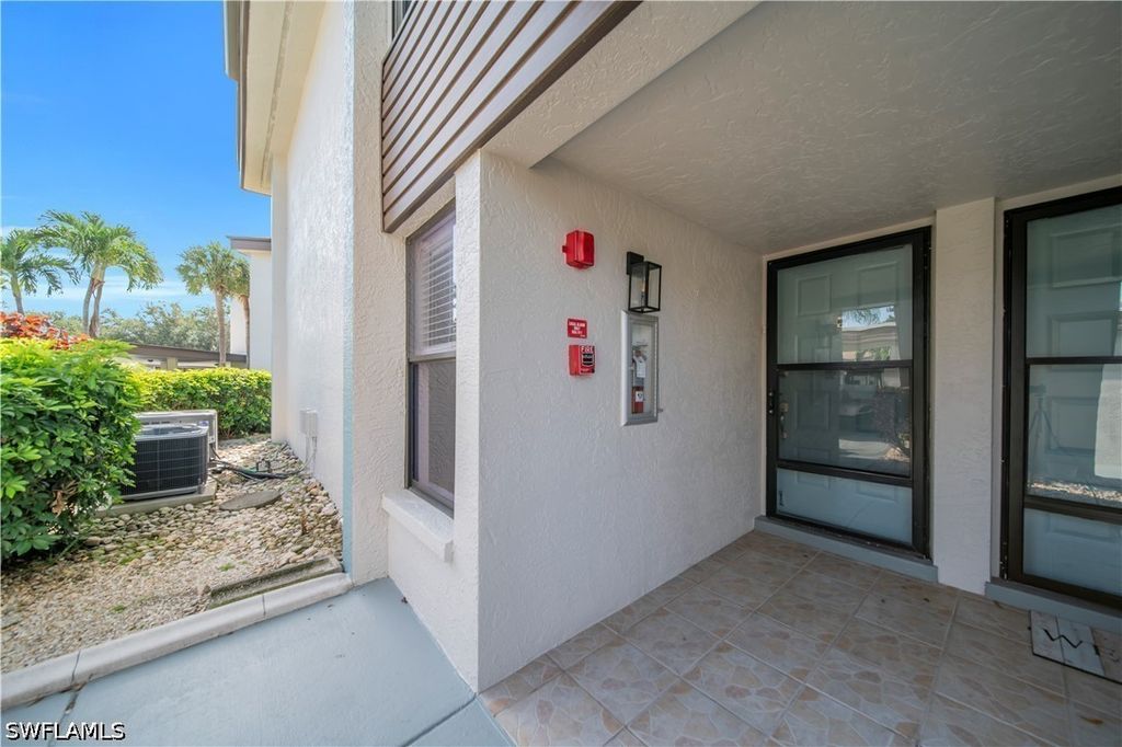 5790 Trlwinds Dr 111, Fort Myers