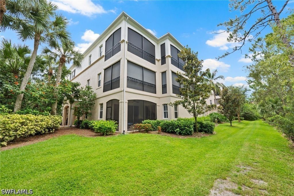 2809 Tiburon Blvd E 2-101, Naples
